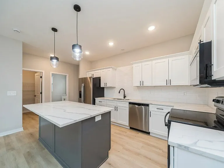 1012 Maple St #0 — Photo 6