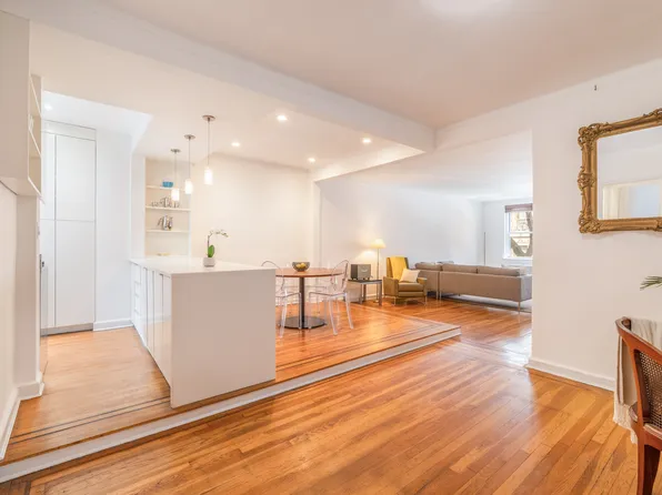 310 West 55th Street image 1 of 10