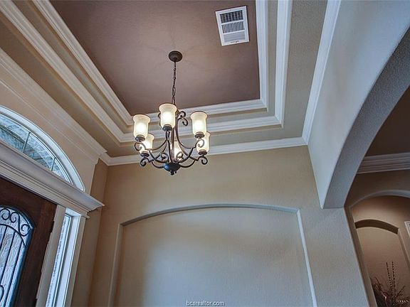 5th image of 4405 Odell Ln