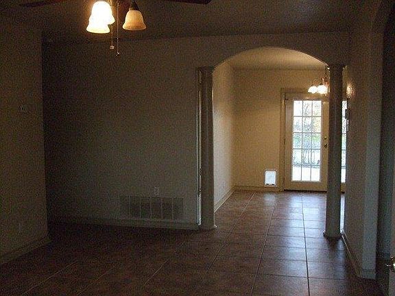 5th image of 4106 Landmark Dr