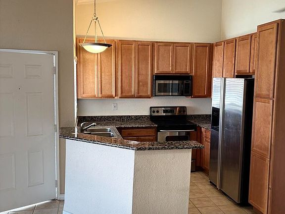3rd image of 78650 Avenue 42 APT 604