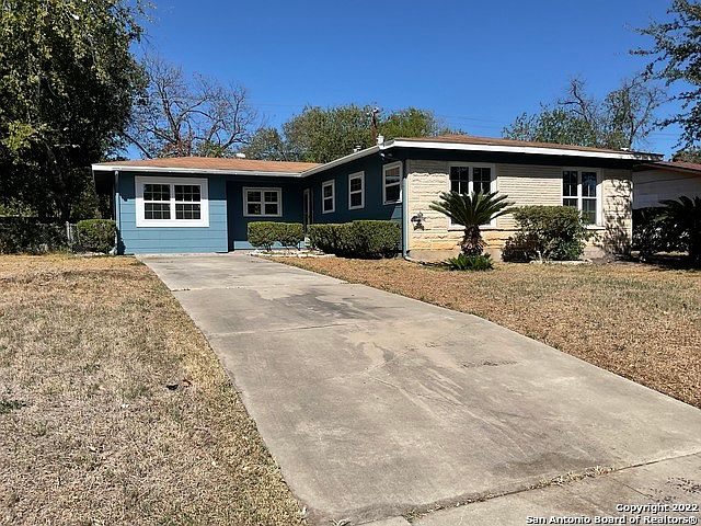 1st image of 439 Storeywood Dr