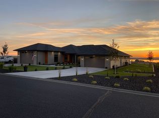 8112 Dune Lake Rd SE, Moses Lake, WA 98837