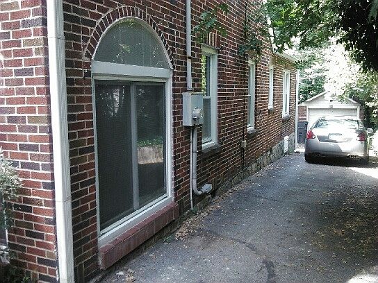 2nd image of 1904 Thompson Ave