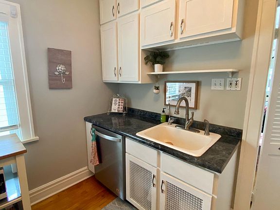 Lots of cabinet space