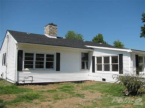 3rd image of 706 N Maple Ave