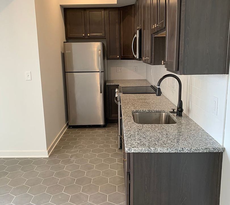 1st image of 1503 Grace St #207
