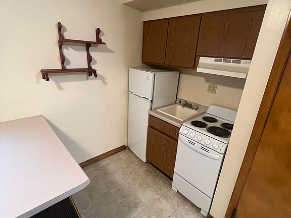 4th image of 135 E Johnson St #17194145