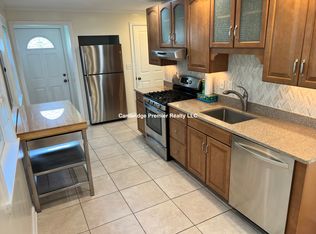 34 Hunting St #2, Cambridge, MA 02141