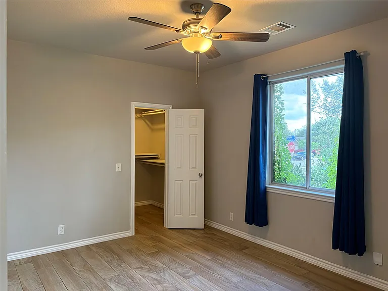 1112 Vanderbilt Cir — Photo 28