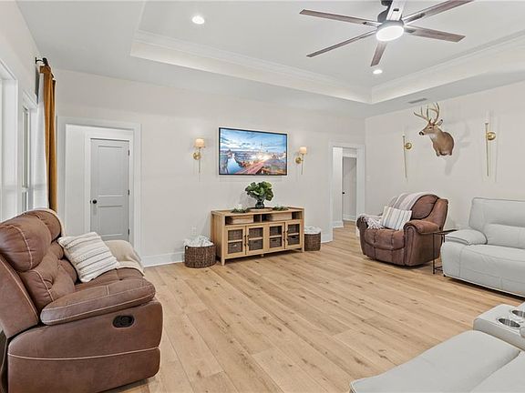5th image of 9657 Chelginet Ln