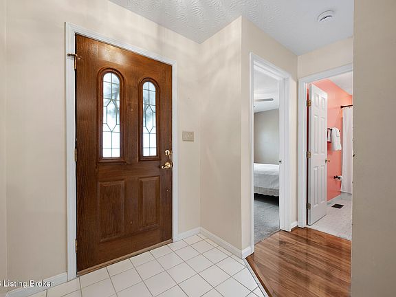 5th image of 704 Auburn Oaks Dr
