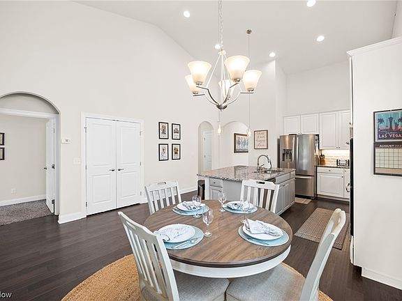5th image of 225 Lakeland Way