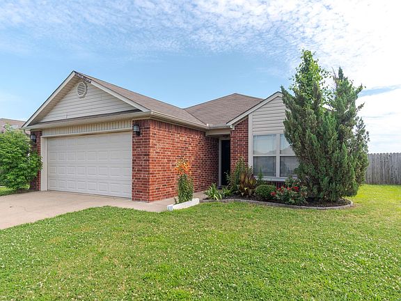 2nd image of 1419 Chervic Cir