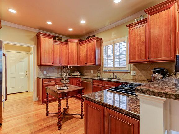 5th image of 1180 Highgrove Garden Way
