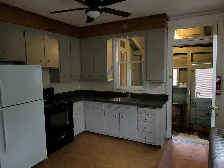 324 Spring St #1 — Photo 44