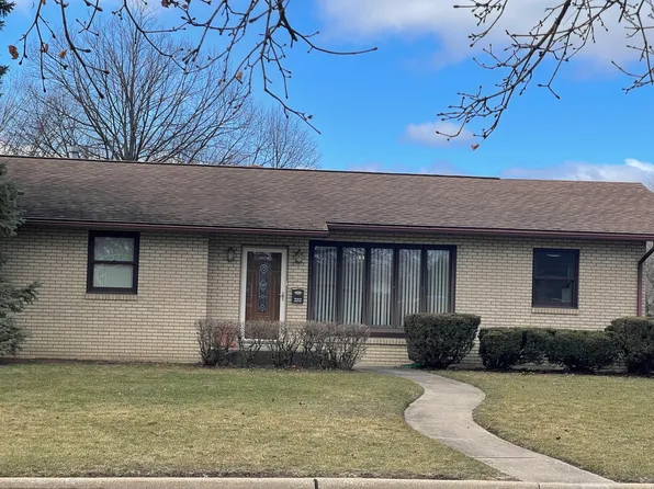 2212 Rock St, Peru, IL 61354