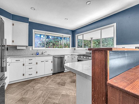 2nd image of 2030 NE 140th Ave