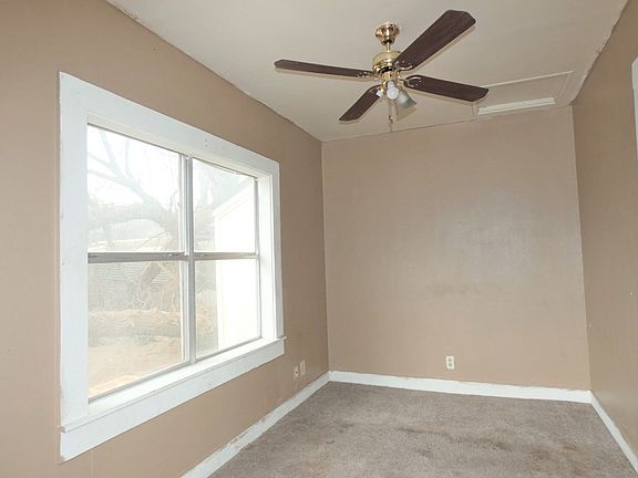 5th image of 1003 E Bowie St