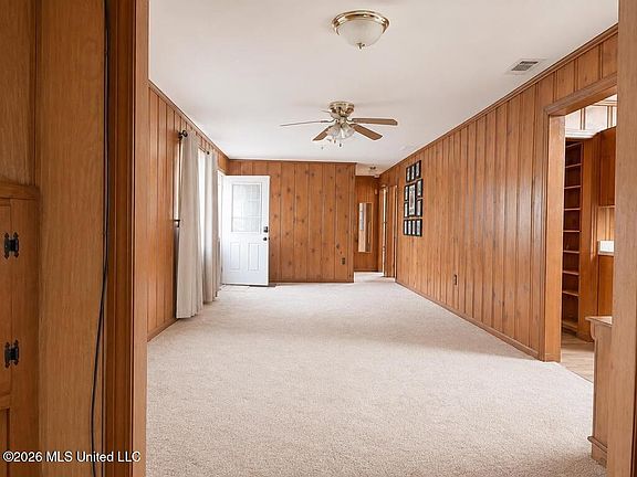 5th image of 409 Peach St