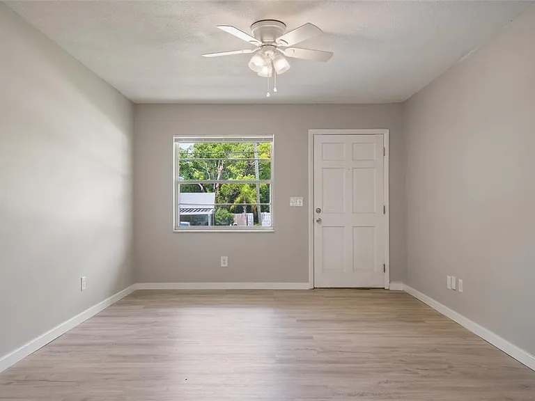 111 Amigos Rd — Photo 4