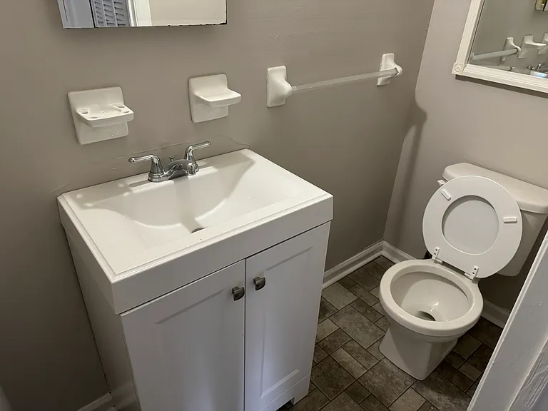 19 Nathan Hale Ct — Photo 8
