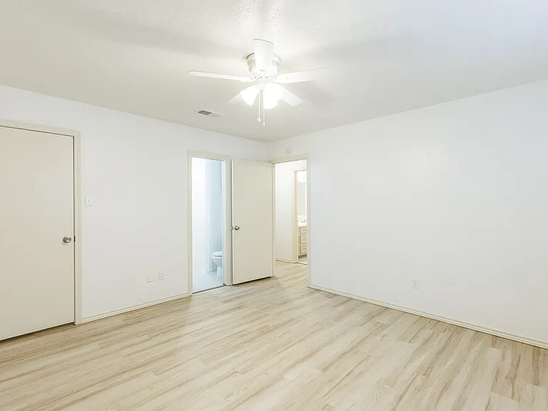 4407 75th Dr #B — Photo 11