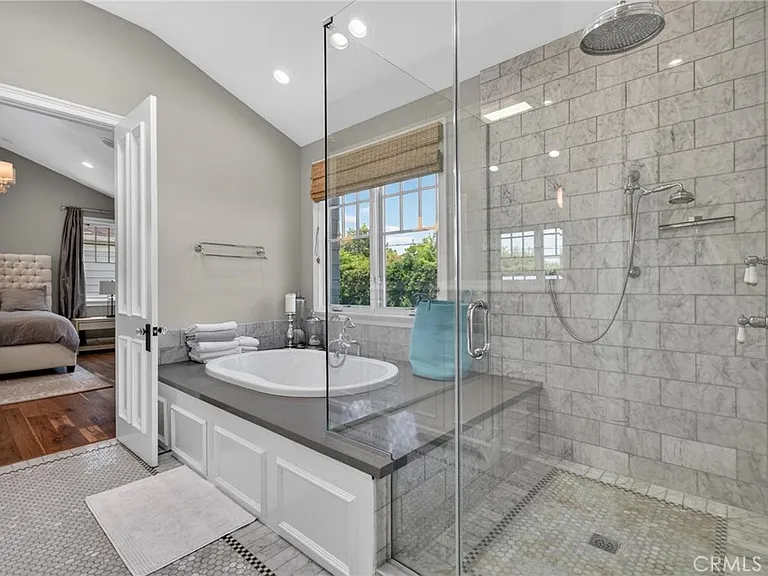 2705 Palm Ave — Photo 44