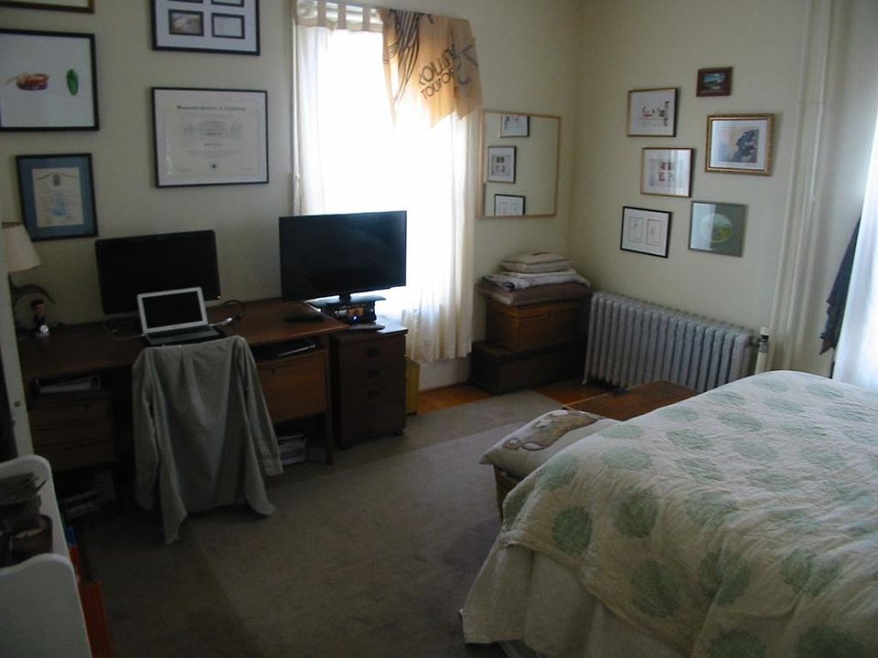 2nd image of 10 Sumner Rd APT 4