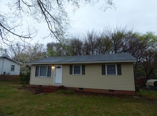 605 Odom Dr, Fayetteville, NC 28304