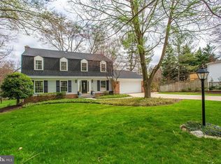 901 Banbury Ct, Mc Lean, VA 22102