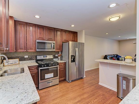 4th image of 1679 W Ethans Glen Dr