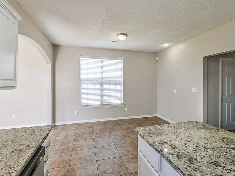4815 Half Moon Cv — Photo 9
