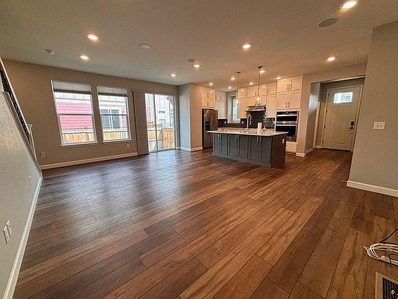 5th image of 6119 N Dayton St