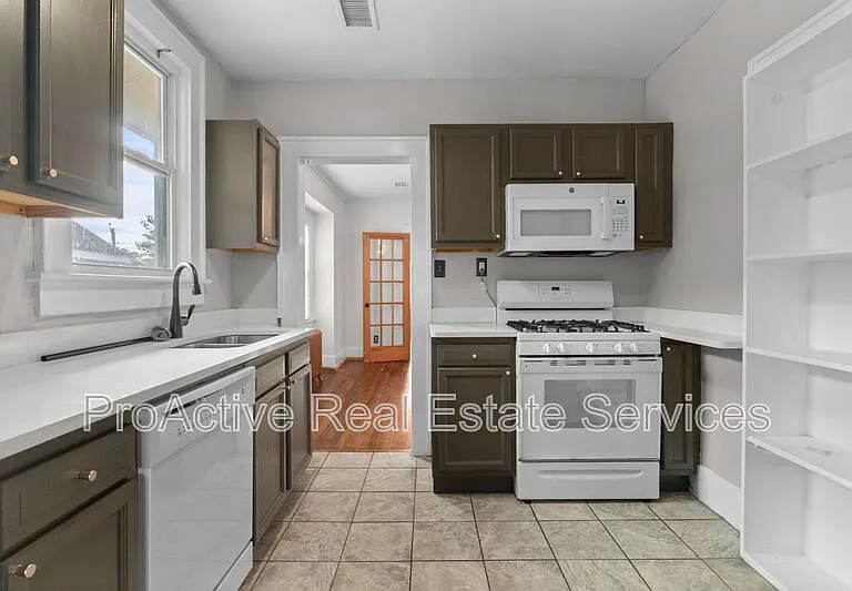 1623 Lafayette Blvd — Photo 12