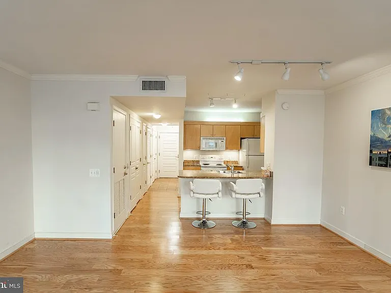 616 E St NW #607 — Photo 9