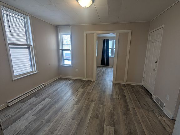 3rd image of 209 N 29th Ave W #1