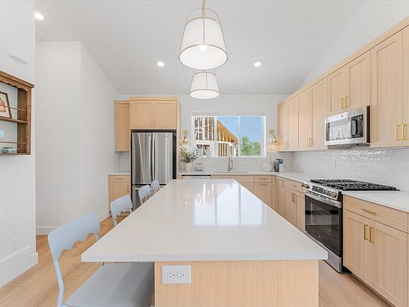 3rd image of 856 E Brookshade Ln #108