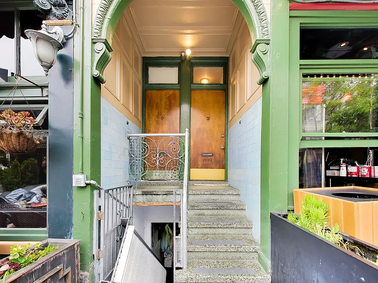 1558 Stockton St — Photo 21