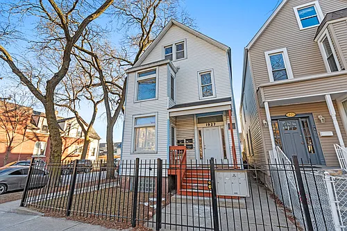 1927 N Kedzie Ave #2F Photo 1