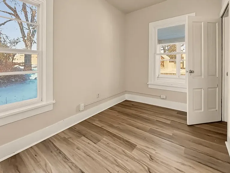 303 Rose St — Photo 2