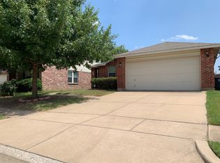 3957 Country Ln, Fort Worth, TX 76123