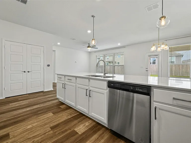 7712 Libretto Ln — Photo 12