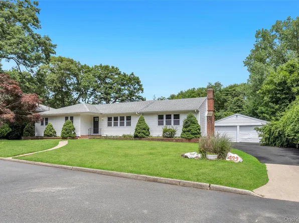 499 Silver St Street, West Babylon, NY 11704