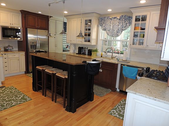 5th image of 797 E Schantz Ave
