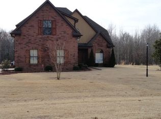 1873 Shady Wind Dr, Southaven, MS 38671