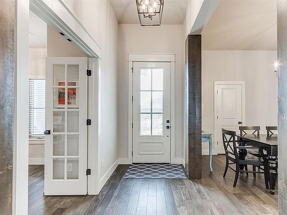 2nd image of 516 Mosswood Rd