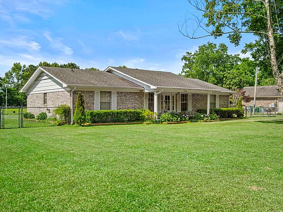 3rd image of 3825 Bracy Rd