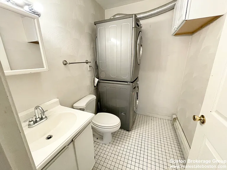 7 Iroquois St #2 — Photo 7