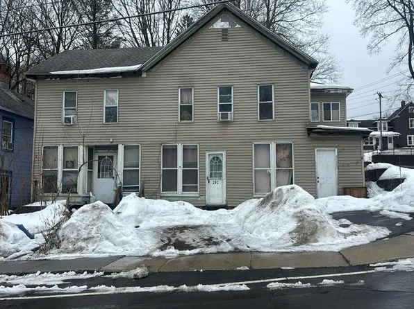 202 Pleasant St N, Housatonic, MA 01236